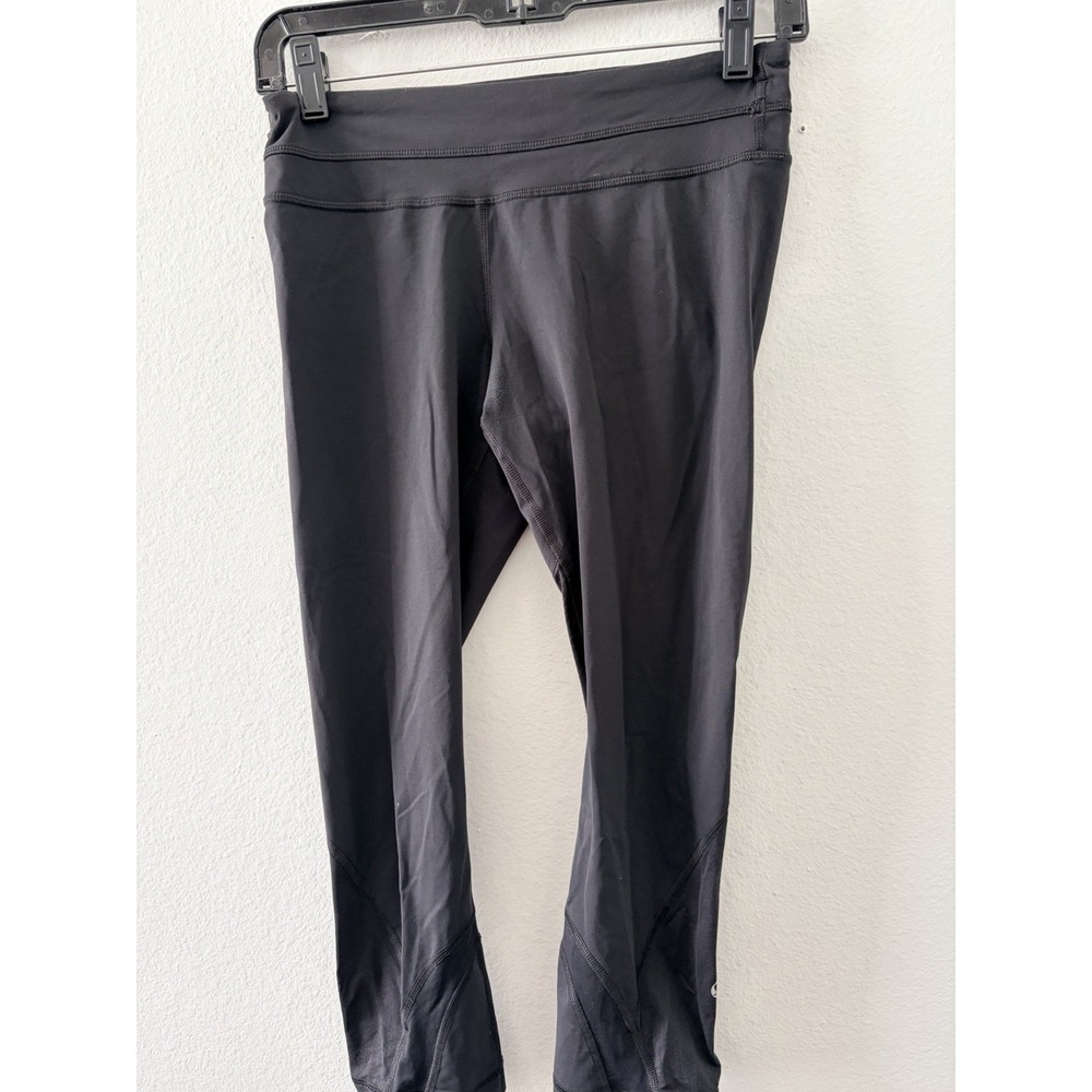 Lululemon Black Crop Leggings Pants Size 6 Zip Pocket Athletic Workout Yoga